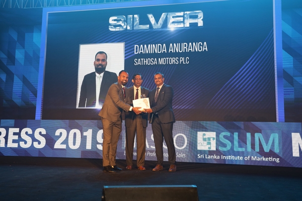 Anuranga wins silver for Sathosa Motors at SLIM NASCO Awards