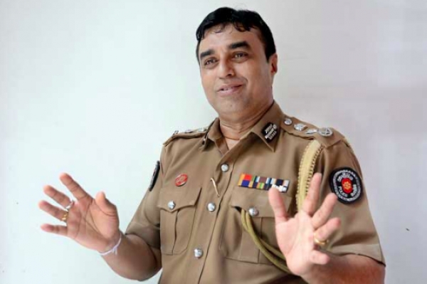 IGP Pujith Jayasundara Causes Havoc At School Event By Being Overly Jocular And Irreverent [VIDEO]