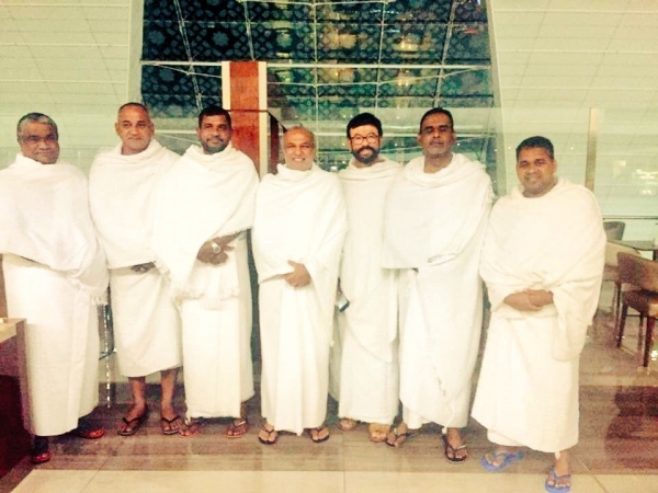 Twelve Muslim MPs From SLMC, ACMC Leave For Mecca Having Pledged Support To Ranil Wickremesinghe