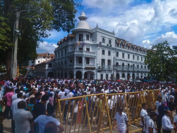 Hundreds Of People Take To Streets In Kandy In Support Of Athuraliye Rathana Thera: Calls Mount For Removal Of Rishad And Two Governors