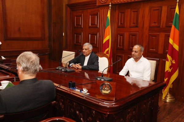 Ranil&#039;s Chief Of Staff Sagala Ratnayaka Says Stern Action Will Be Taken Against Anyone Obstructing Rightfully Appointed PM