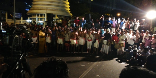 Large Swathes Of Protesters Leave Colombo: Angampora Show For Side Entertainment: &quot;Rest May Go After Midnight&quot;