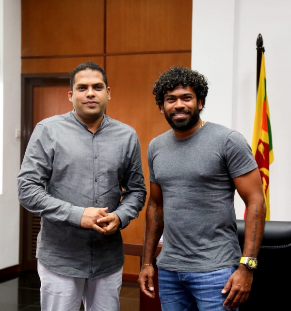 Harin Meets Lasith Malinga And Mathews: Minister&#039;s Move To Meet Cricketers Draws Mixed Reactions From Commentators